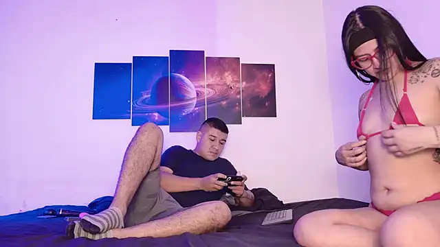 Snapshot of evanandsunny chatting on November 22, 10:41 pm evanandsunny online show from November 22, 10:41 pm