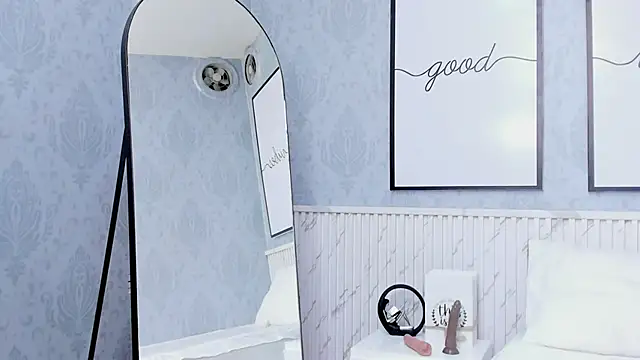 Snapshot of Daphne81_ chatting on September 10, 2:10 am Daphne81 online show from September 10, 2:10 am