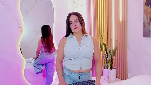 Snapshot of Daphne81_ chatting on September 19, 10:36 pm Daphne81 online show from September 19, 10:36 pm