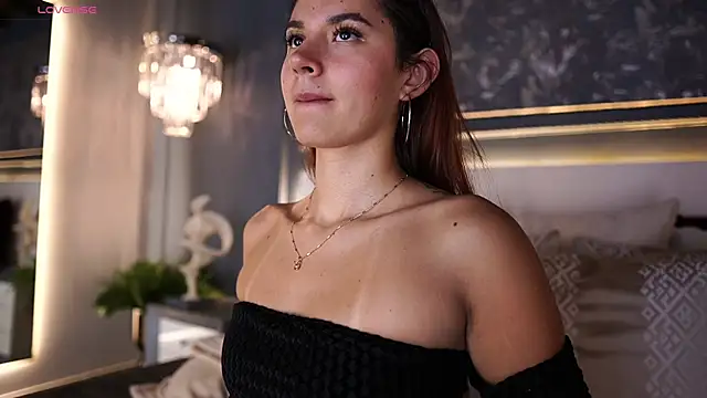 Snapshot of AylinMillerxs chatting on December 20, 7:28 pm AylinMillerxs online show from December 20, 7:28 pm