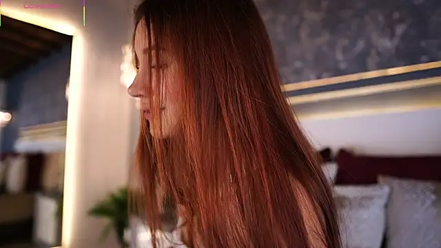 Snapshot of AylinMillerxs chatting on November 19, 8:42 pm AylinMillerxs online show from November 19, 8:42 pm