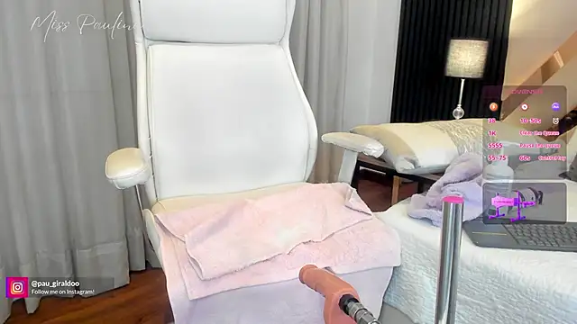 Snapshot of misspaulinaa chatting on February 27, 5:51 am misspaulinaa online show from February 27, 5:51 am