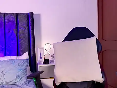 Abercend online show from June 3, 1:39 am