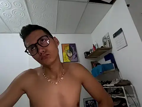 Abercend online show from October 30, 12:47 pm