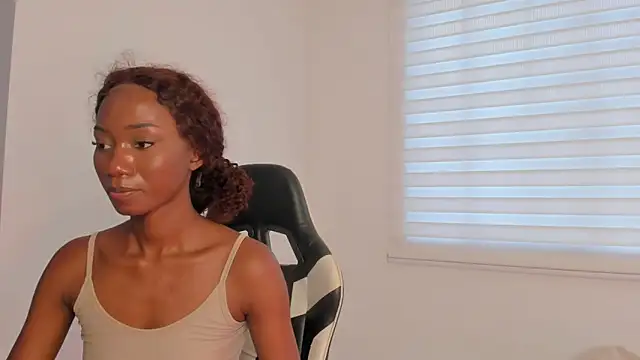 SavannahWildee online show from June 18, 10:26 pm