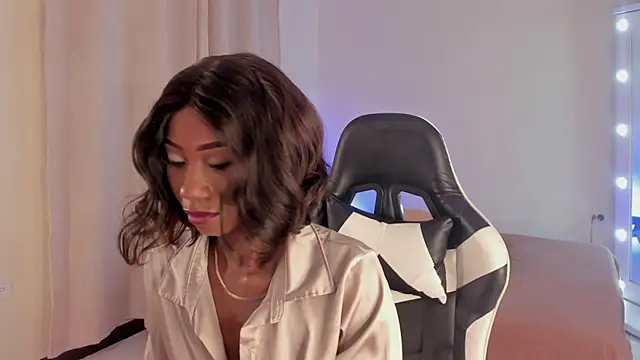 SavannahWildee online show from February 24, 7:19 pm