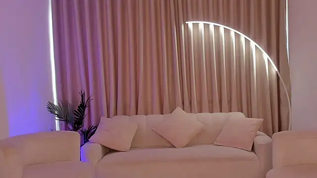 SavannahWildee online show from September 14, 11:43 am