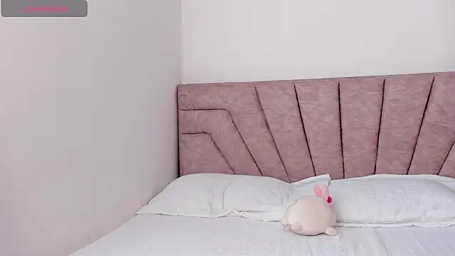 SavannahWildee online show from November 11, 2:34 pm