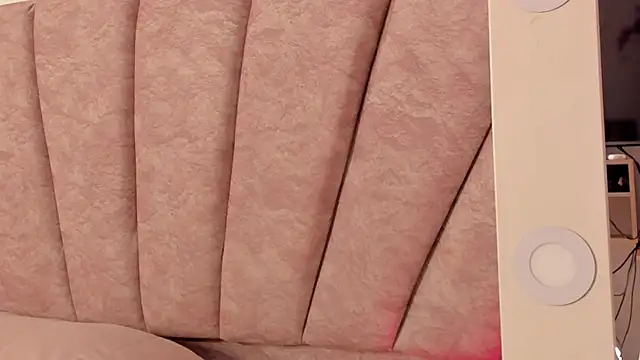 SavannahWildee online show from October 10, 1:01 pm