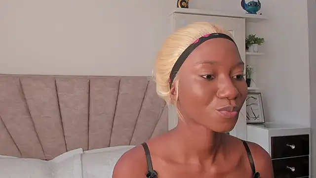 SavannahWildee online show from November 27, 2:28 pm