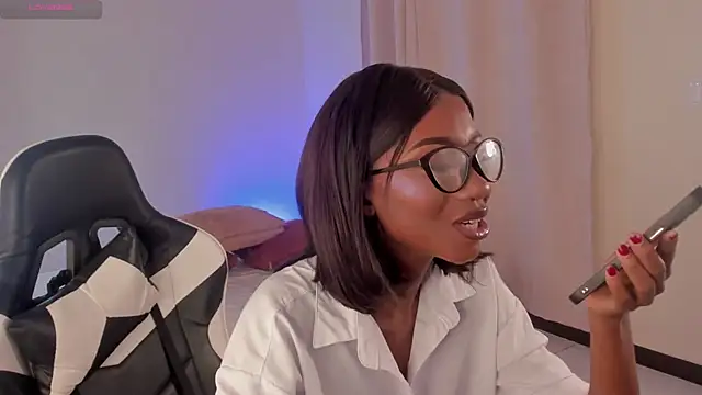 SavannahWildee online show from February 2, 3:39 pm