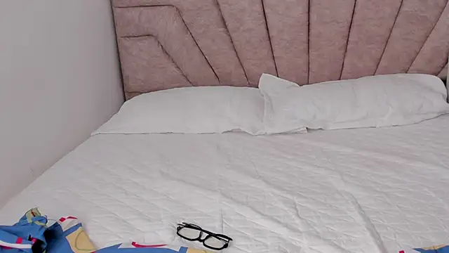 SavannahWildee online show from November 26, 2:28 pm