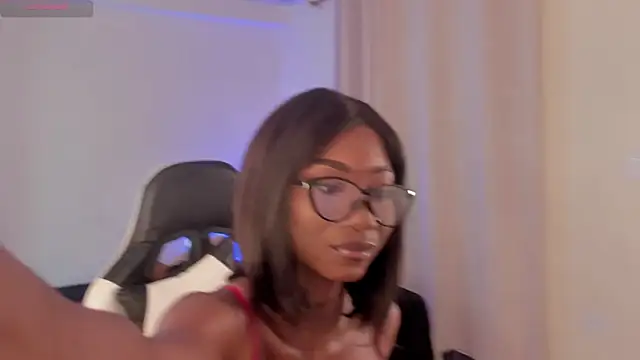 SavannahWildee online show from February 1, 2:24 pm