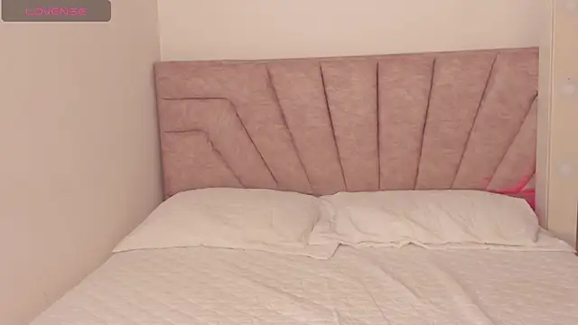 SavannahWildee online show from November 14, 12:20 pm