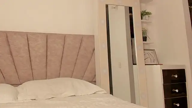 SavannahWildee online show from February 11, 12:16 pm