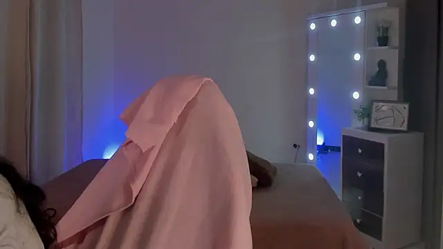 SavannahWildee online show from February 25, 12:05 pm