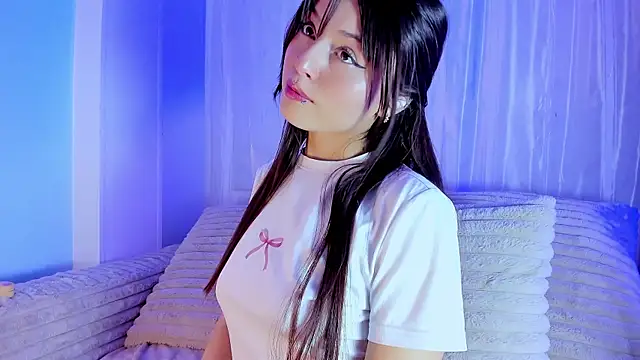 EmilyWithe online show from April 9, 11:00 pm