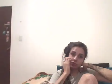 FlorenCe9 online show from March 21, 6:14 am