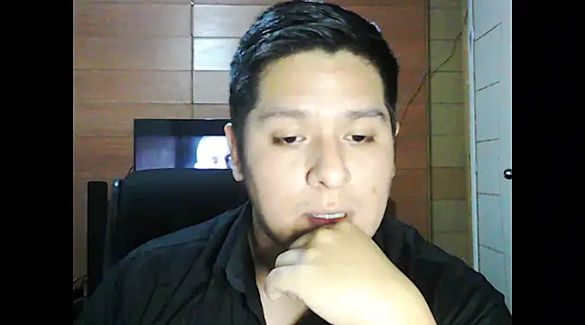 Snapshot of Julyus2 chatting on January 10, 12:59 am Julyus2 online show from January 10, 12:59 am