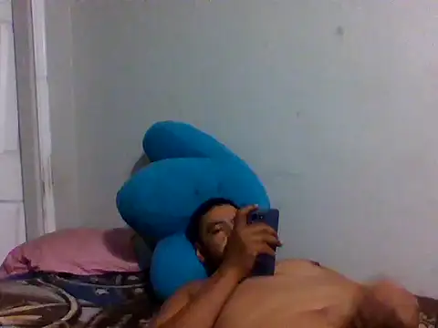 Snapshot of Fernando09678 chatting on February 18, 7:49 am Fernando09678 online show from February 18, 7:49 am