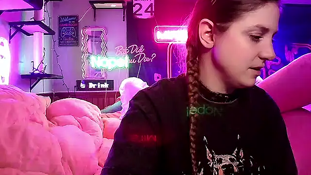 mirannacult online show from March 3, 9:02 am