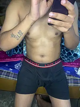 Snapshot of Hotxx-gillbaby chatting on February 17, 8:06 pm Hotxx-gillbaby online show from February 17, 8:06 pm