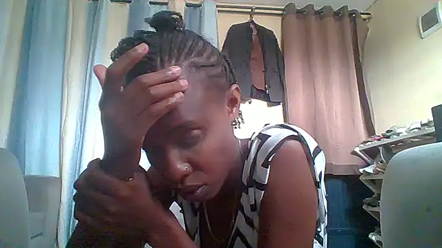 Snapshot of likys123 chatting on November 1, 10:53 am likys123 online show from November 1, 10:53 am