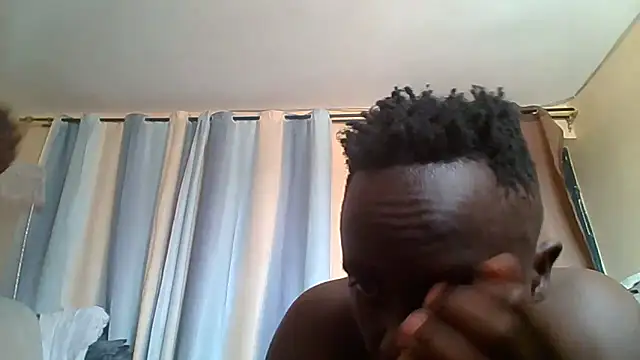 Snapshot of likys123 chatting on November 16, 11:15 am likys123 online show from November 16, 11:15 am