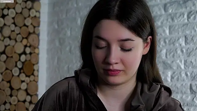 LowOncoming online show from April 2, 3:35 am