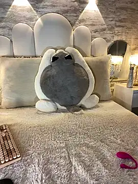  MadiLee  online show from February 3, 2:53 am