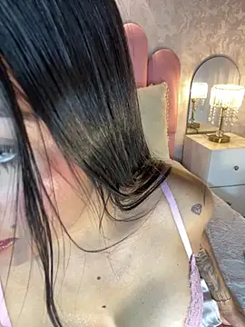  MadiLee  online show from May 16, 2:10 am