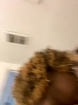 LillShayy online show from November 6, 4:00 pm