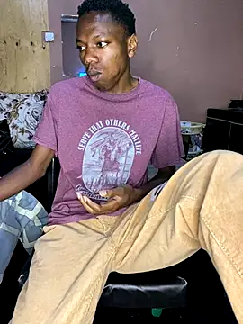 Snapshot of fireboyafrica chatting on October 14, 7:20 am fireboyafrica online show from October 14, 7:20 am