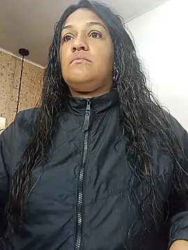 Michelle Brito1 online show from March 20, 12:00 pm