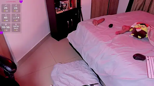 Snapshot of LilyRobertts chatting on November 27, 2:34 am LilyRobertts online show from November 27, 2:34 am