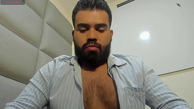 JEAN  TAUREAU online show from January 9, 9:33 pm