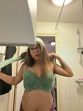 BaddieMelanie online show from May 20, 7:49 am