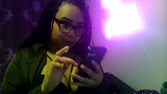 BaddieMelanie online show from February 9, 6:06 pm