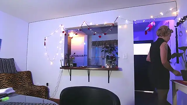 Snapshot of Maria_fernandaxxx_ chatting on March 17, 4:01 pm Maria fernandaxxx online show from March 17, 4:01 pm