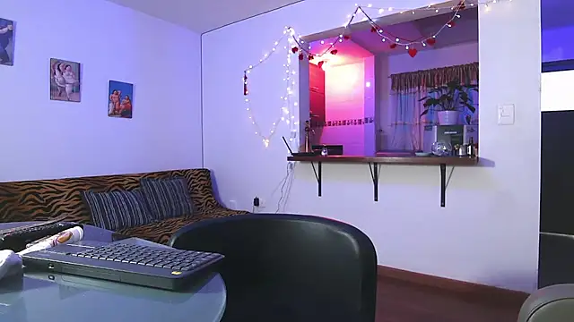 Snapshot of Maria_fernandaxxx_ chatting on February 25, 2:37 pm Maria fernandaxxx online show from February 25, 2:37 pm