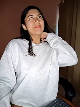  maiahairy  online show from December 14, 10:04 pm