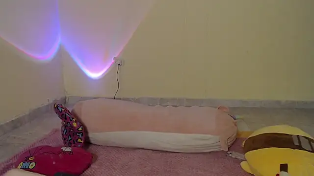  maiahairy  online show from January 31, 11:24 pm