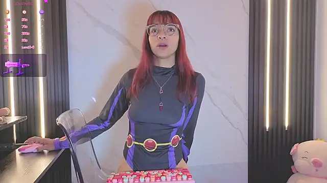 Scarlet Red  online show from February 11, 12:27 pm