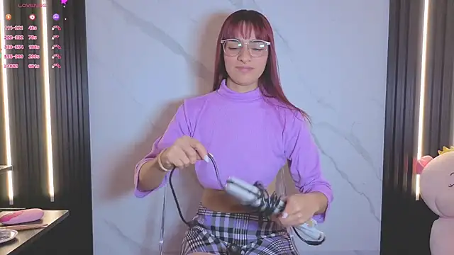 Scarlet Red  online show from February 13, 12:38 pm