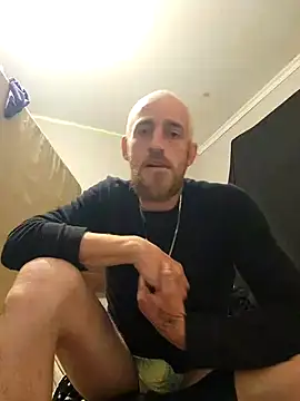 Snapshot of 5g4ever chatting on February 18, 4:37 am 5g4ever online show from February 18, 4:37 am