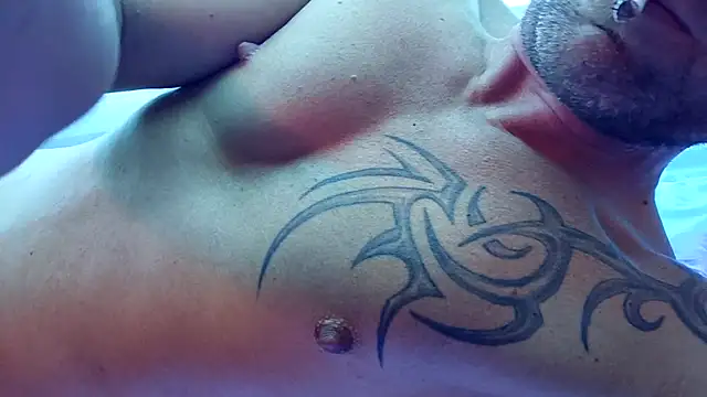 Snapshot of Timbojan28 chatting on December 20, 12:57 am Timbojan28 online show from December 20, 12:57 am