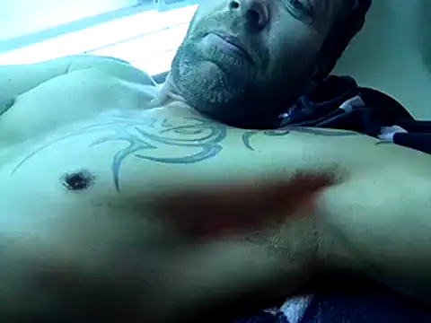 Snapshot of Timbojan28 chatting on November 22, 11:03 pm Timbojan28 online show from November 22, 11:03 pm