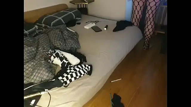 eblata04 online show from October 30, 11:45 pm