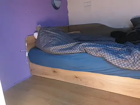 eblata04 online show from March 20, 12:22 pm