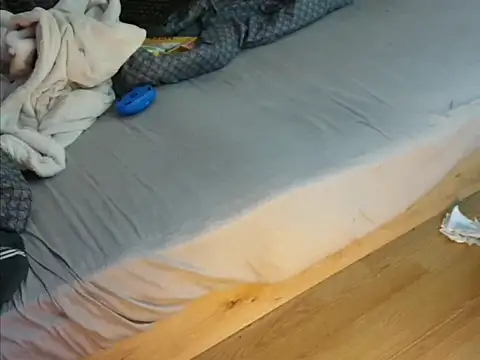 eblata04 online show from March 3, 8:41 am